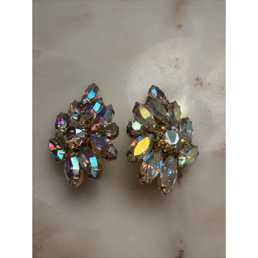 Vintage Weiss Signed‎ Rhinestone Clip Earrings Aurora Borealis